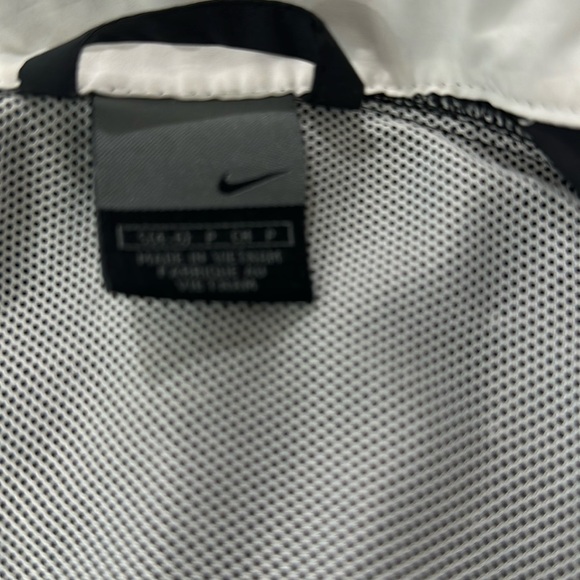 Nike running lightweight jacket Size S - Picture 2 of 8